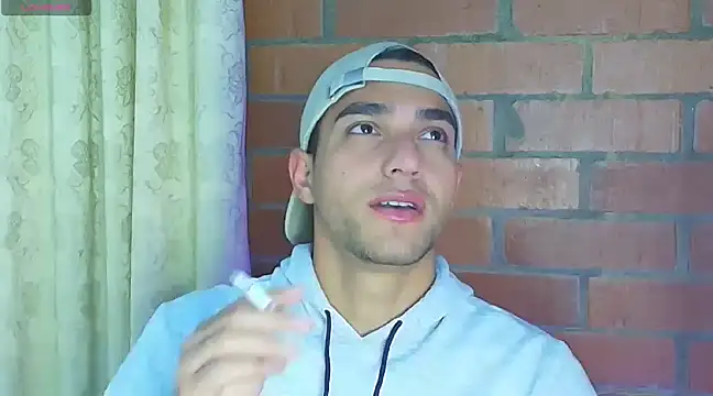 Leandro valenzuela online show from February 2025 04:18:02 AM