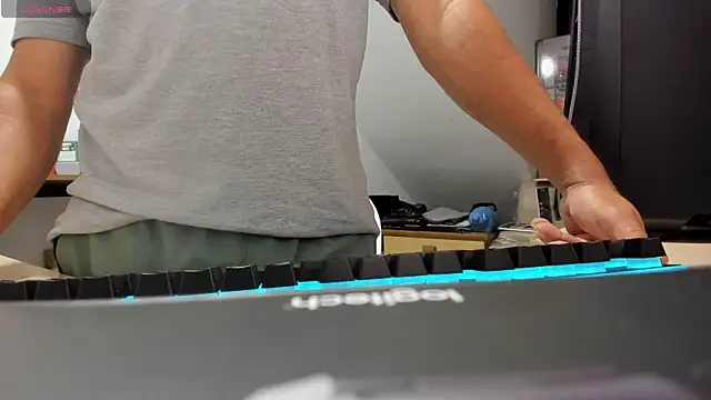 Jhonatan Morales S online show from October 2025 05:41:02 AM