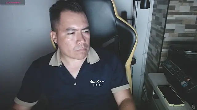 Jhonatan Morales S online show from April 2026 11:35:02 PM