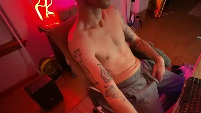 Snapshot of RuffClvb chatting on October 2025 08:06:01 AM RuffClvb online show from October 2025 08:06:01 AM