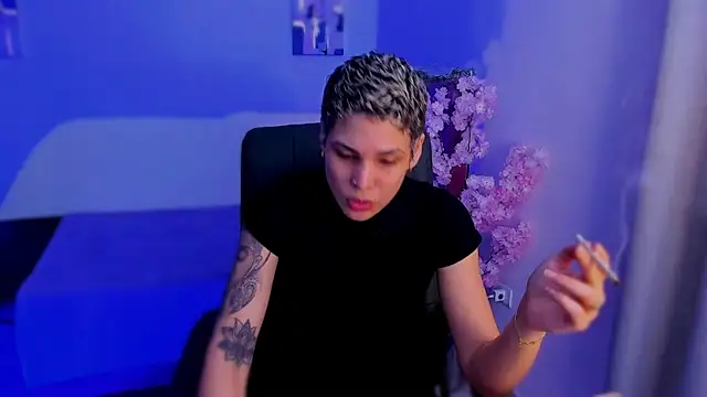 Charlee pink online show from November 2025 08:00:01 PM