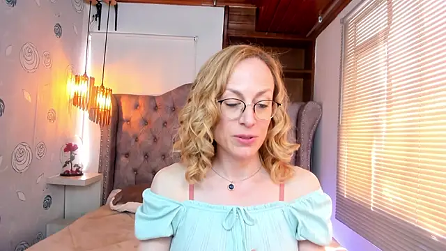 Snapshot of SammySanders chatting on January 2025 06:25:01 PM SammySanders online show from January 2025 06:25:01 PM