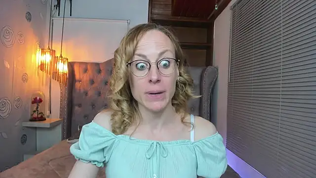 Snapshot of SammySanders chatting on March 2025 11:16:02 PM SammySanders online show from March 2025 11:16:02 PM