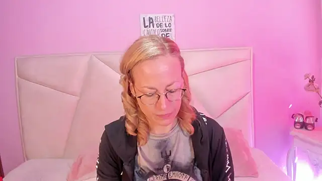 Snapshot of SammySanders chatting on September 2025 01:35:01 PM SammySanders online show from September 2025 01:35:01 PM