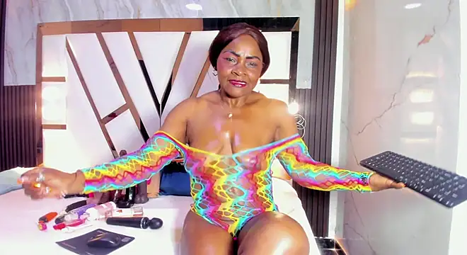 lola hornei online show from November 2025 11:32:01 AM