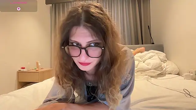 Snapshot of Alice_Pinkhead chatting on July 2026 09:13:02 AM Alice Pinkhead online show from July 2026 09:13:02 AM