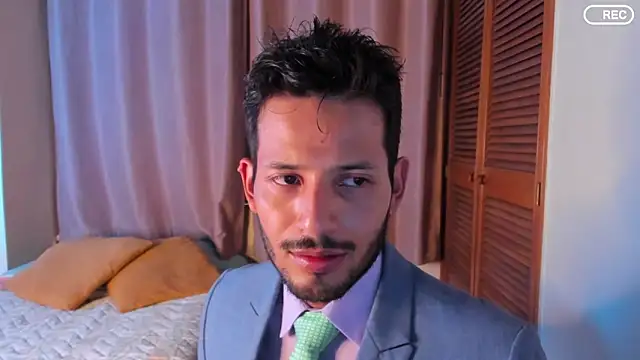 Nicholasrodrii online show from January 2026 10:25:01 PM