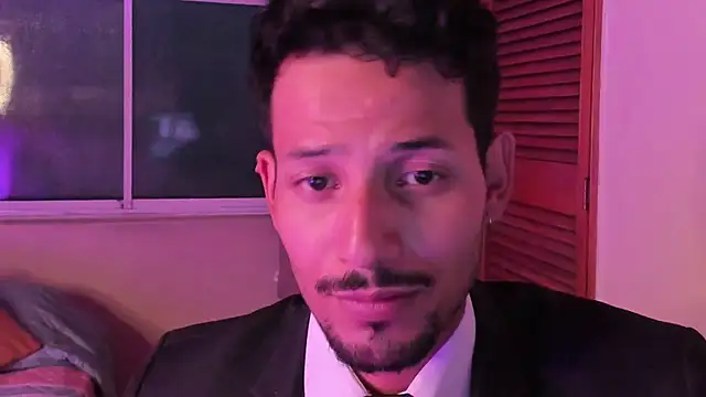 Nicholasrodrii online show from February 2026 11:30:01 PM