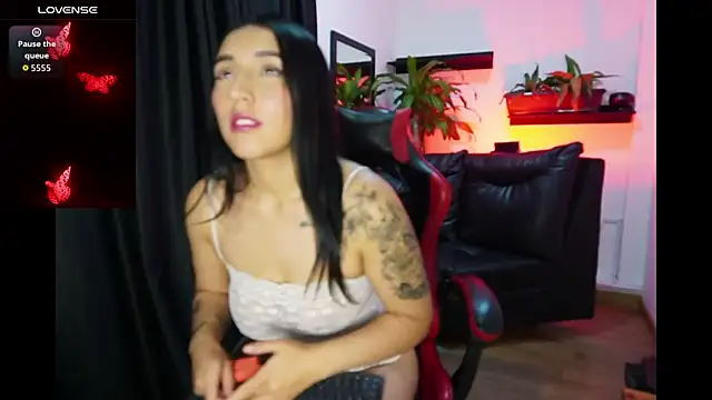 amy fox2 online show from November 2025 02:54:01 PM