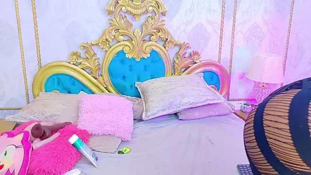 SalomeRestrepo online show from November 2025 05:49:01 AM