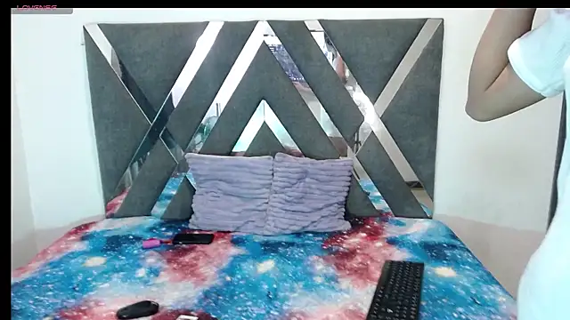 Lunawillis online show from March 2025 05:17:02 PM