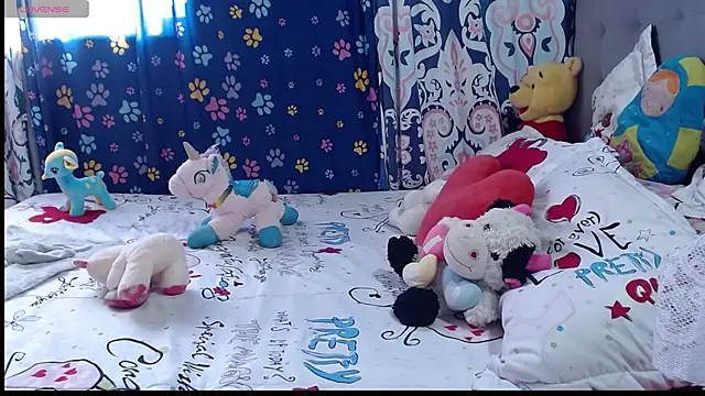 Lunawillis online show from September 2025 08:52:01 PM