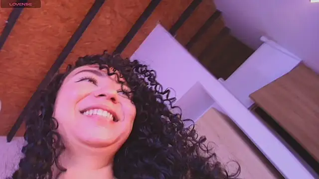 irantzu hank online show from April 2026 07:27:02 PM