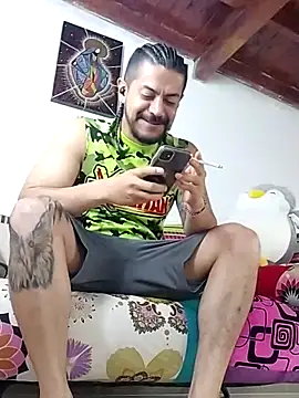 AndresSmith   online show from February 2025 01:00:02 PM