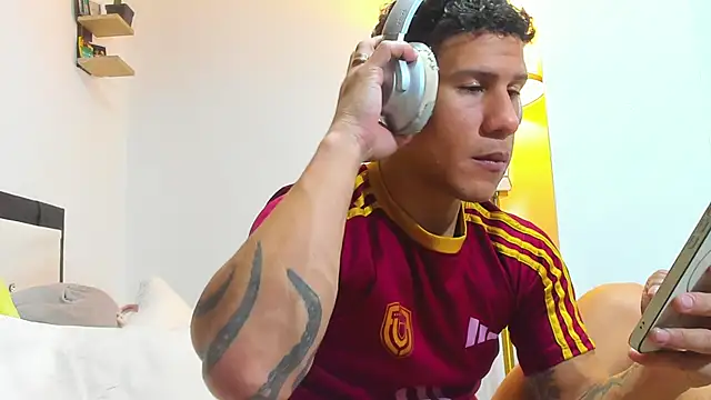 nakedfoam1 online show from April 2026 04:19:01 AM