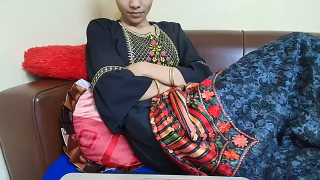 Srabontii online show from December 2025 09:07:01 AM