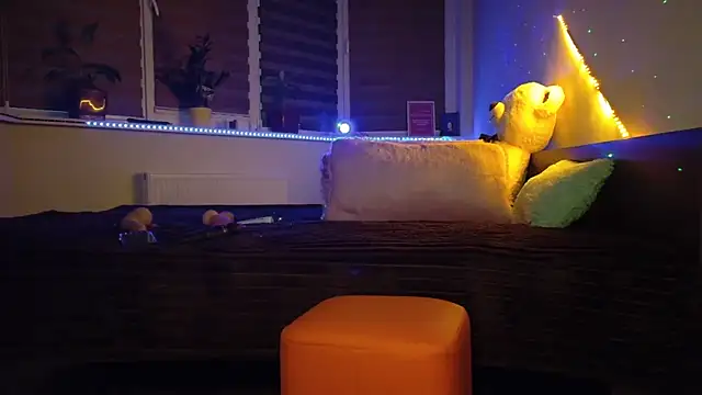 Denny Brenda online show from February 2025 05:18:02 AM