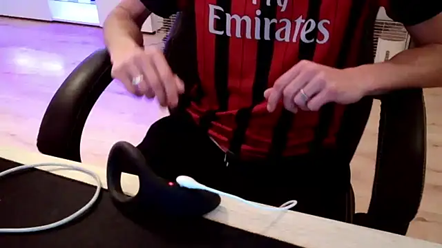 ElViko11 online show from November 2025 08:41:01 PM