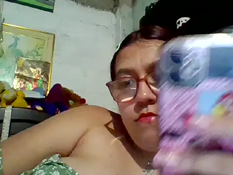 Snapshot of dafne19_ chatting on February 2025 05:56:02 AM dafne19 online show from February 2025 05:56:02 AM