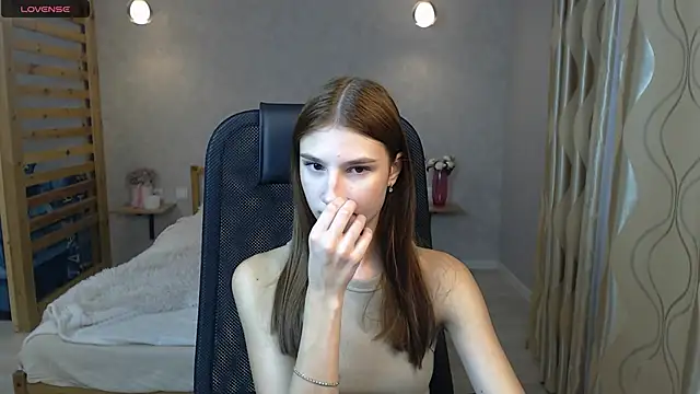 AnaHoney online show from October 2025 02:40:02 AM