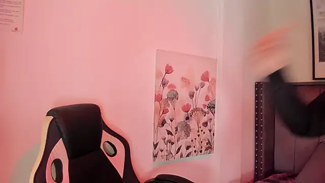 Alaia Cute online show from November 2025 03:05:01 AM