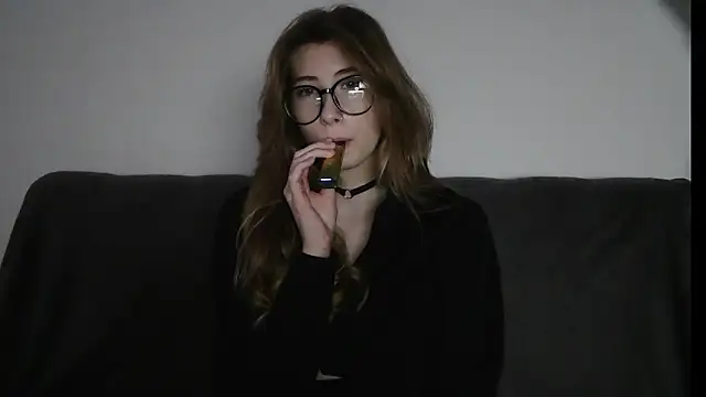 ErikaShyy online show from December 2024 01:06:02 PM