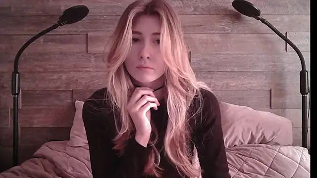 ErikaShyy online show from February 2025 11:30:02 AM