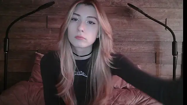 ErikaShyy online show from March 2025 11:10:02 AM