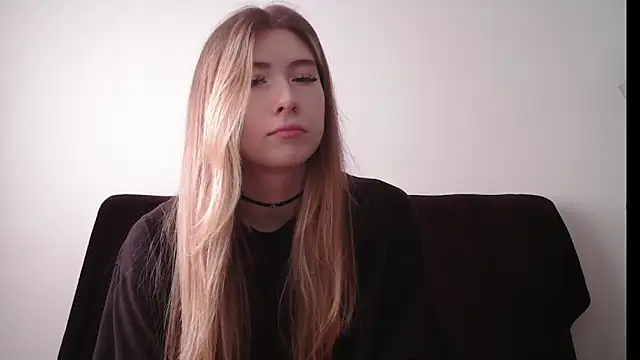 ErikaShyy online show from September 2025 10:30:02 AM