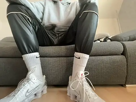 nikeaddicted2 online show from November 2025 08:58:01 AM