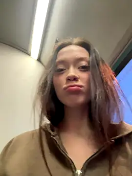 Sophie Avory online show from October 2025 03:12:01 PM