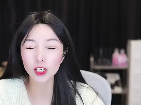 Nuyoah-77 online show from November 2025 03:35:01 PM