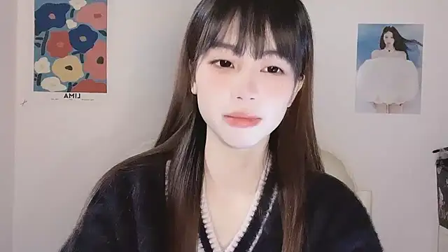 -Hottie online show from November 2025 04:18:02 PM