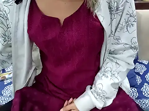 Snapshot of GoldnessAishu chatting on December 2024 05:25:01 PM GoldnessAishu online show from December 2024 05:25:01 PM