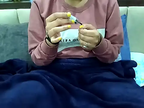 Snapshot of GoldnessAishu chatting on December 2024 03:44:02 PM GoldnessAishu online show from December 2024 03:44:02 PM