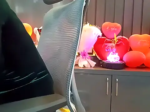 Snapshot of GoldnessAishu chatting on February 2025 05:46:01 PM GoldnessAishu online show from February 2025 05:46:01 PM