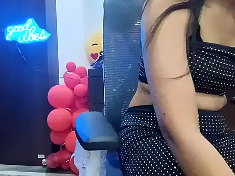 Snapshot of GoldnessAishu chatting on February 2025 07:08:02 PM GoldnessAishu online show from February 2025 07:08:02 PM