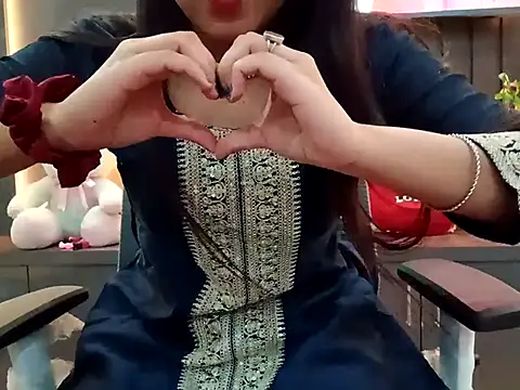 Snapshot of GoldnessAishu chatting on March 2025 09:16:01 PM GoldnessAishu online show from March 2025 09:16:01 PM