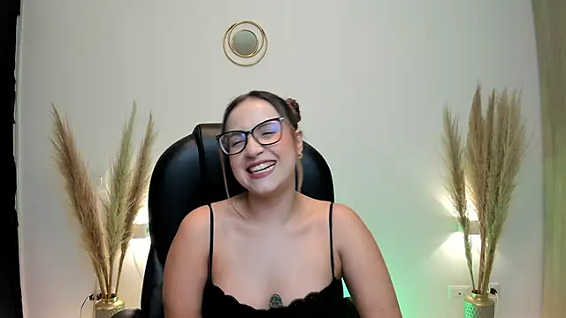 RyliieHunter online show from December 2024 02:23:02 AM