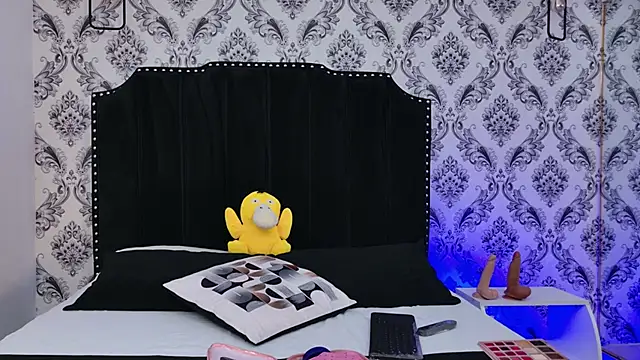 Snapshot of SaaraBrown chatting on September 2025 11:46:02 AM SaaraBrown online show from September 2025 11:46:02 AM