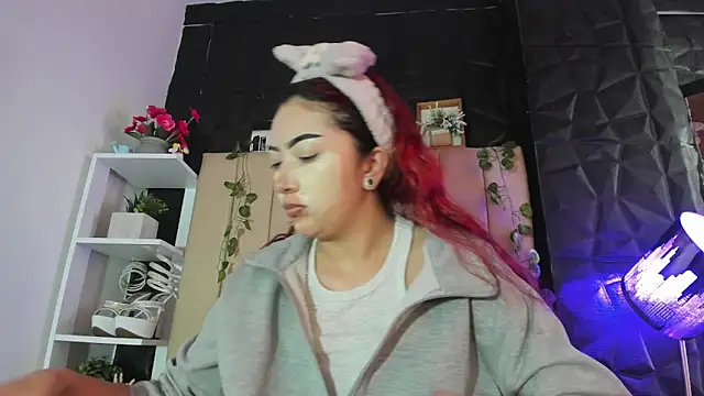 Mia Rinn online show from February 2026 01:38:02 PM