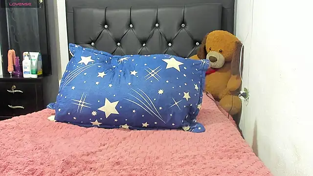 Snapshot of Natassha_brown1 chatting on September 2025 02:02:02 AM Natassha brown1 online show from September 2025 02:02:02 AM