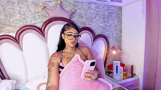 Mia Jansen online show from April 2026 01:33:02 PM