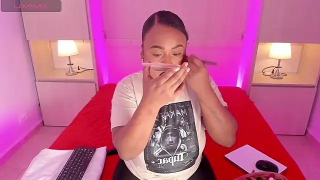 EmilyyStuart online show from March 2026 03:43:01 AM