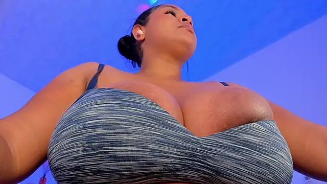 Snapshot of Brianna_bigboobs chatting on July 2026 11:03:02 AM Brianna bigboobs online show from July 2026 11:03:02 AM