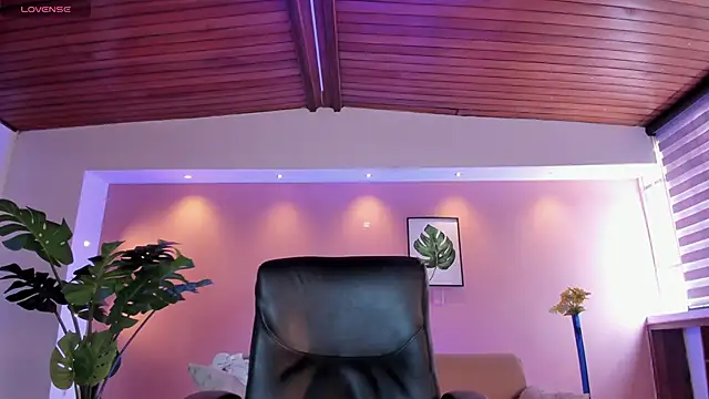 Lyssa Muller online show from February 2025 06:00:01 PM