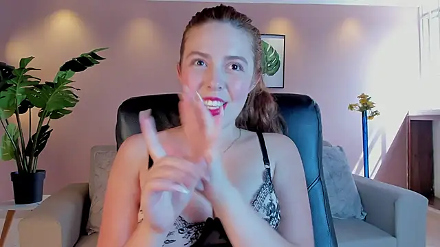 Lyssa Muller online show from March 2025 07:12:01 PM