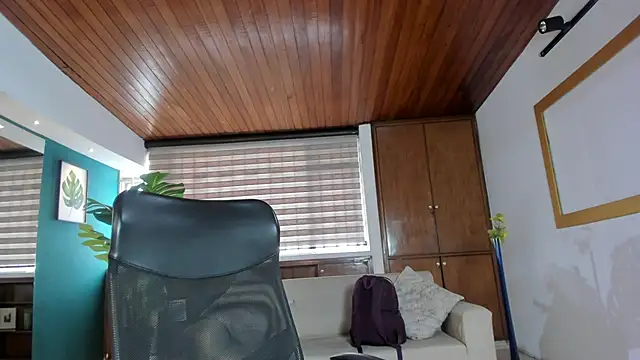 Lyssa Muller online show from November 2025 01:33:02 PM