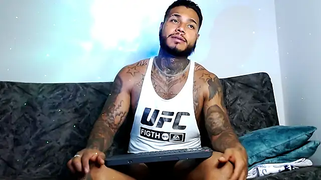 Snapshot of Exotic_tatto27121 chatting on December 2024 07:52:02 AM Exotic tatto27121 online show from December 2024 07:52:02 AM