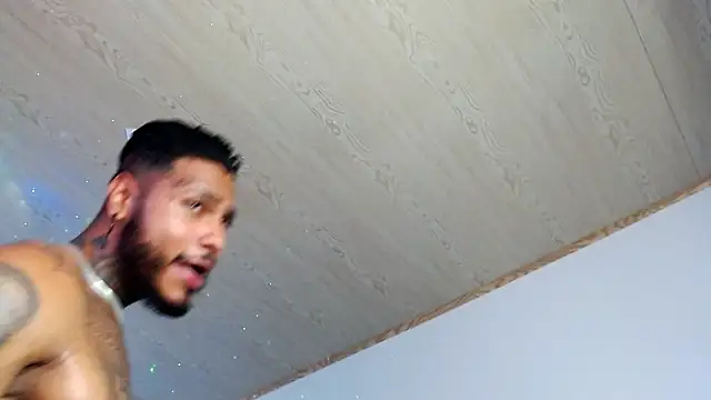 Snapshot of Exotic_tatto27121 chatting on December 2024 10:02:02 PM Exotic tatto27121 online show from December 2024 10:02:02 PM